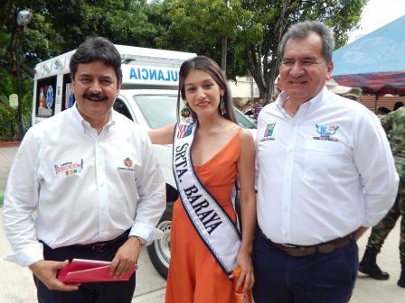 Gobernador Carlos Julio González Villa, la Reina de Baraya Alejandra Serrato y el Alcalde de Baraya Luis Enrique Cardoso Tovar.